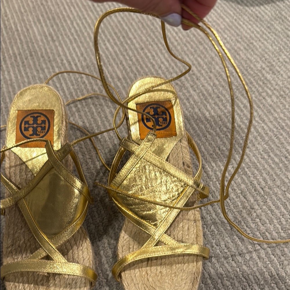 Tory Burch Metallic Gold Espadrille Sandals SZ 9 - Picture 3 of 6